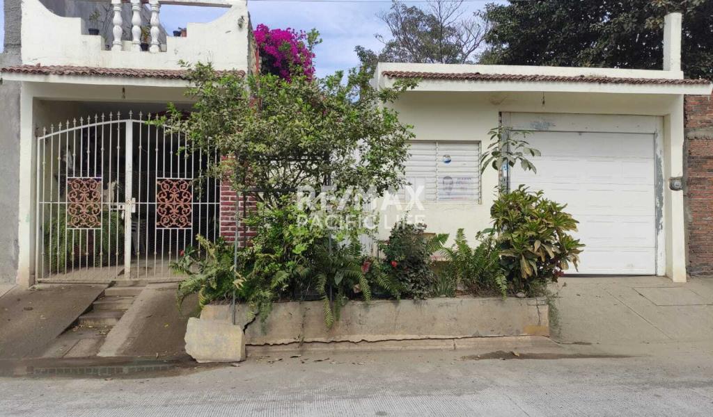 HOUSE FOR SALE AT HUERTOS FAMILIARES