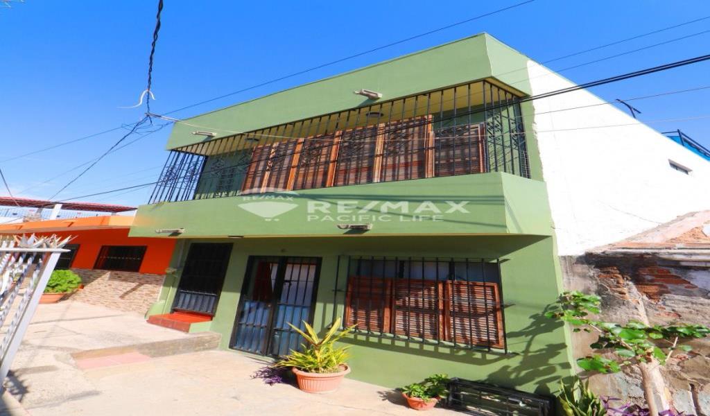 HOUSE FOR SALE AT CENTRO