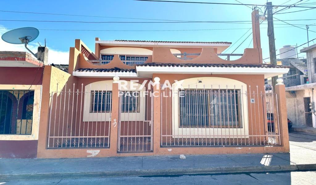 HOUSE FOR SALE AT LAZARO CARDENAS