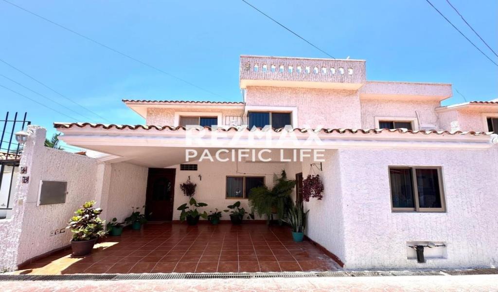 HOUSE FOR RENT AT CERRO AMARILLO 31 LOMAS DE MAZATLAN