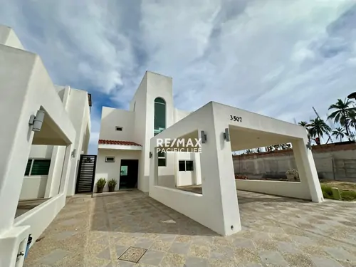 Beachfront Home for Sale at Playa Brujas, Mazatlán