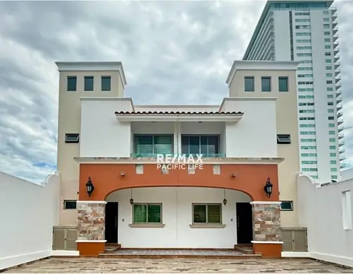 CASA EN RENTA EN CERRITOS RESORT