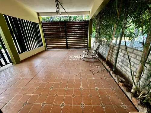 Casa en venta con amplio terreno en El Walamo
