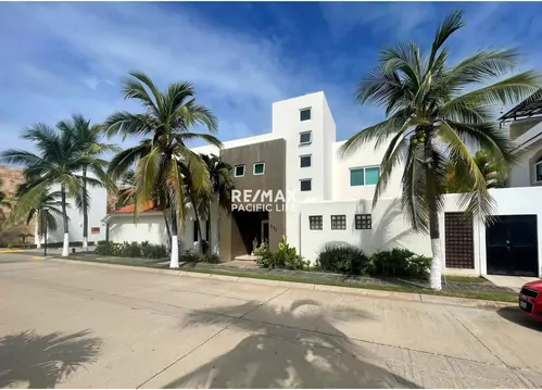 4-Bedroom Home for Rent in Cerritos Resort