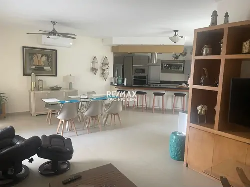 4-Bedroom Home for Rent in Cerritos Resort