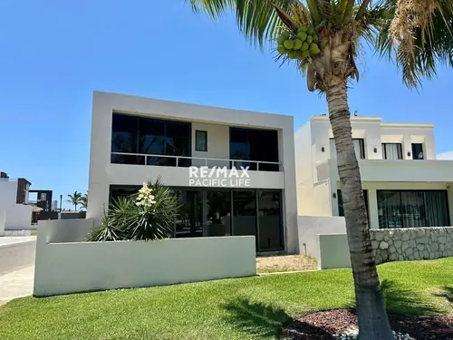 Casa de 3 recámaras en venta en Paraíso Marina