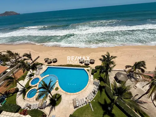 Condo frente al mar en venta en Pearl Tower, Mazatlán