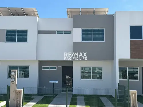 Casa en venta en Camila Hills con casa club