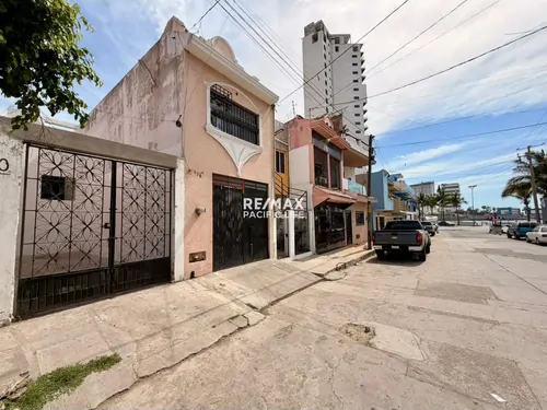 Casa en venta en Centro, cerca del Malecón