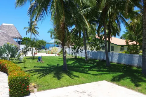 Casa amueblada frente al océano en Teacapán | $295,000 USD