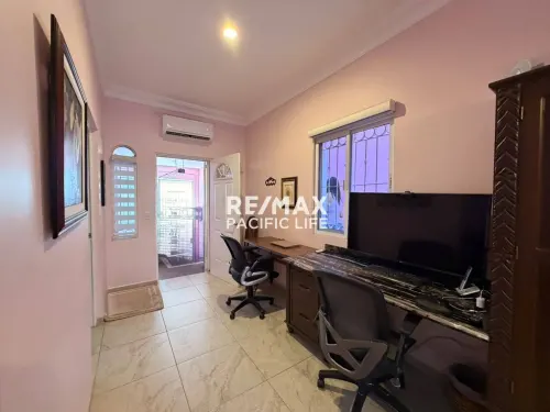 Casa dúplex en venta en el Centro de Mazatlán, a 3 cuadras de la playa