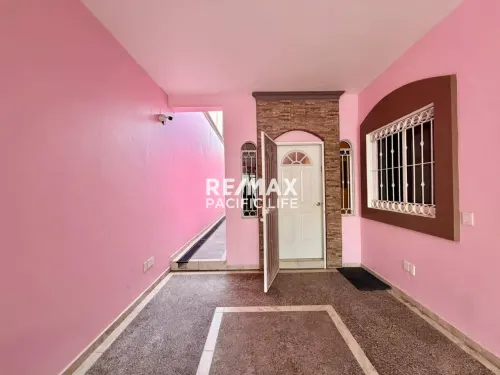 Casa dúplex en venta en el Centro de Mazatlán, a 3 cuadras de la playa