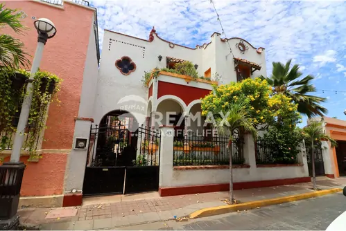 Casa dúplex en venta en el Centro Histórico de Mazatlán