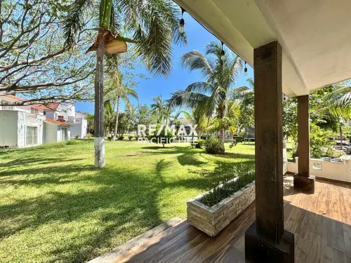 Casa amplia de 4 recámaras en Club Real