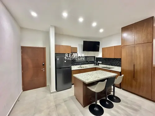 Condominio en venta en La Perla Coastal Condos