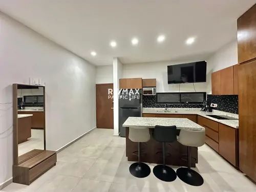 Condominio en venta en La Perla Coastal Condos