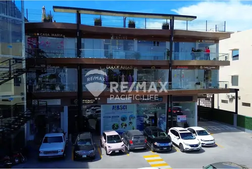 Local comercial en venta en Plaza El Encanto Marina