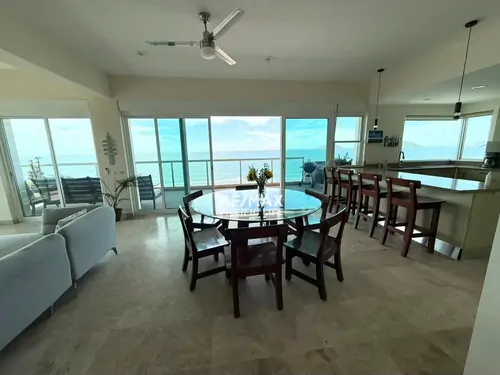 Condominio en renta en Torre VUE 1200 frente al mar
