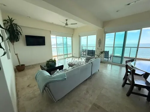 Condominio en renta en Torre VUE 1200 frente al mar
