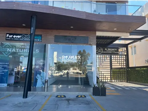 Local comercial en renta en Plaza El Encanto Marina